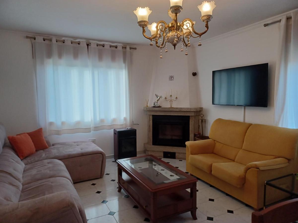 Acogedora Casa De Campo Neda Екстериор снимка