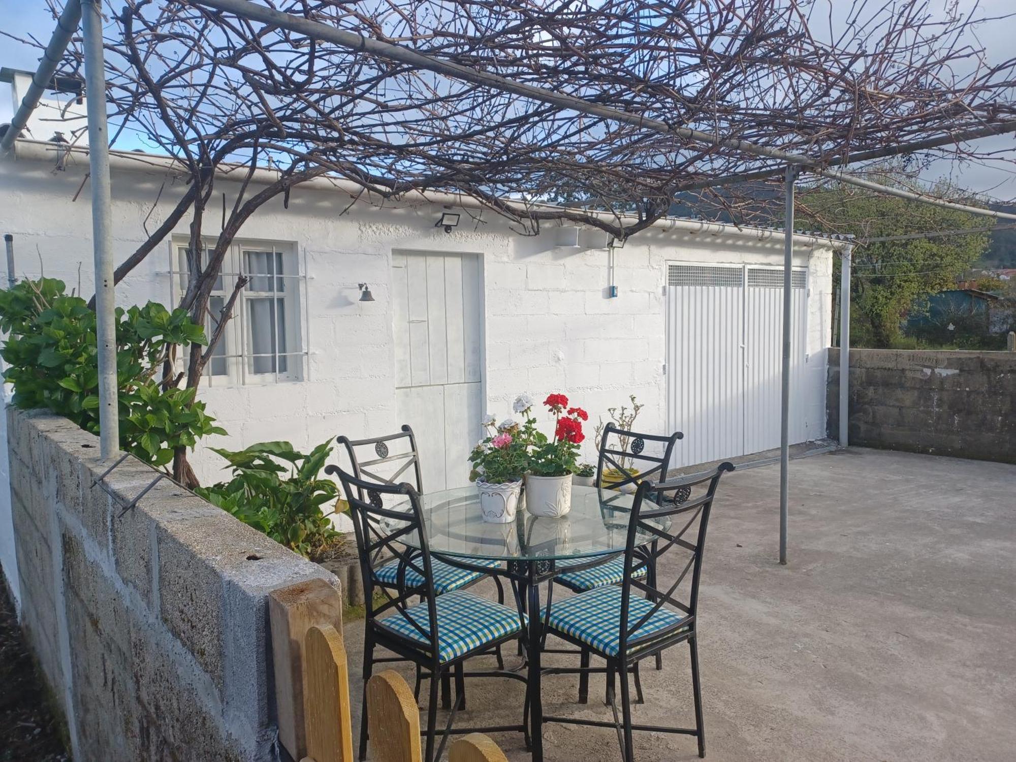 Acogedora Casa De Campo Neda Екстериор снимка